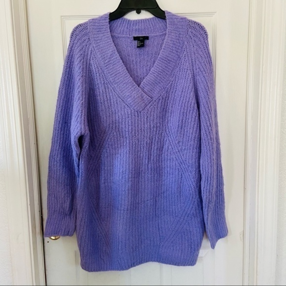 NWOT H&M lavender purple soft cozy knit v neck sweater Size large
